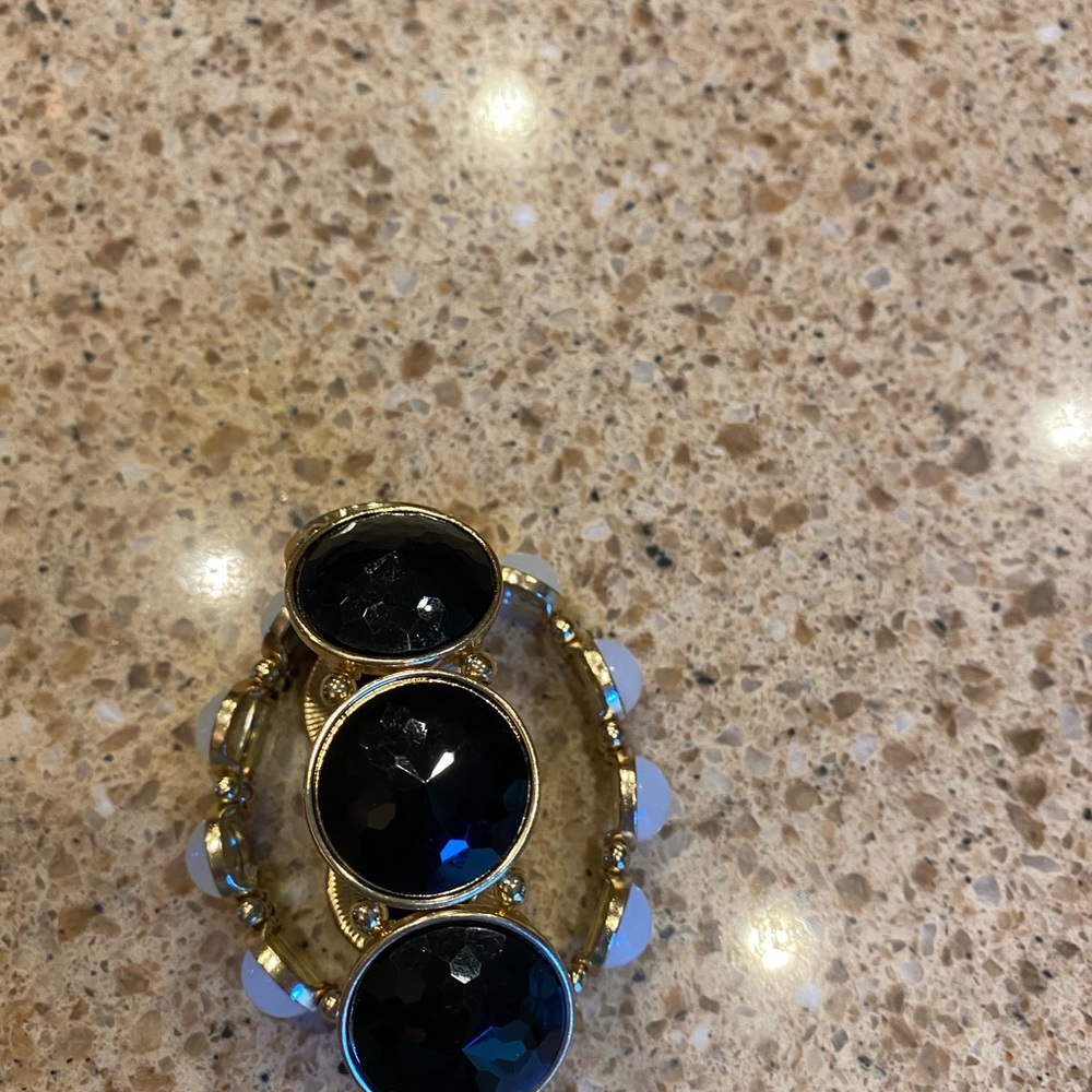 Two stretch bracelets - Picture 3 of 4